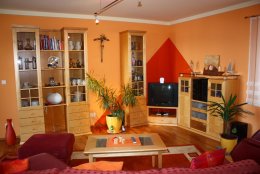 Neufahrn,Wohnwand mit Eckkombination aus massiv Ahorn, HIFI Möbel mit Schubladen und CD Einteilung 